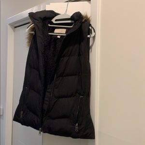 Banana Republic Puffer vest with removable hood.